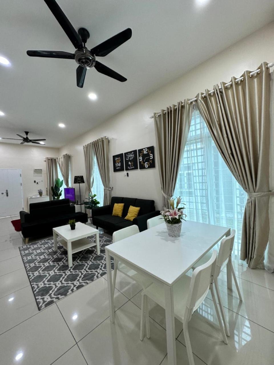 Rumahku Homestay, Taman Jasin Perdana Extérieur photo